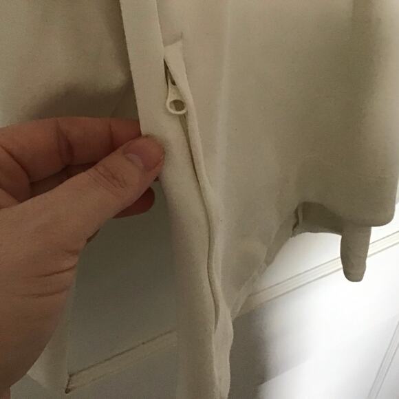 Nike Cream Mock Neck Sweatshirt with Adjustable zippered back Large - Picture 4 of 8